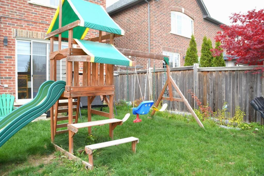 Beautiful And Spacious Basement Apartment Brampton Exteriér fotografie